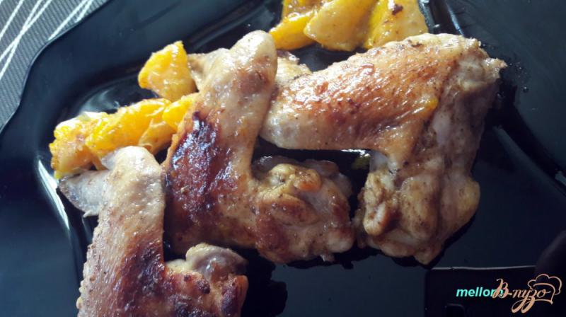 Фото приготовление рецепта: Куриные крылышки с маниолой шаг №3