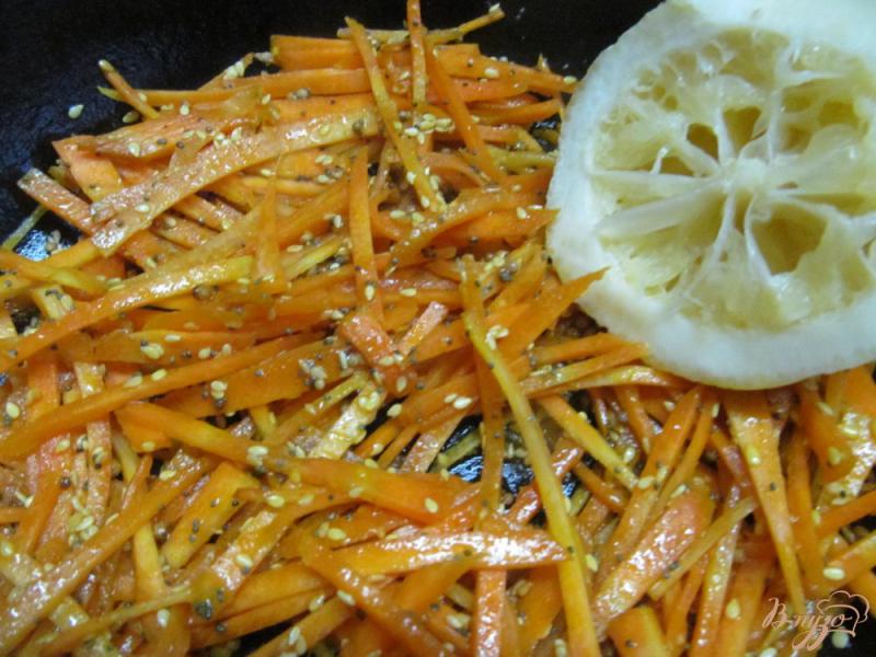 Фото приготовление рецепта: Пикантный салат из моркови шаг №4