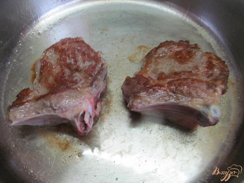 Фото приготовление рецепта: Свиные котлеты тушеные с овощами шаг №1