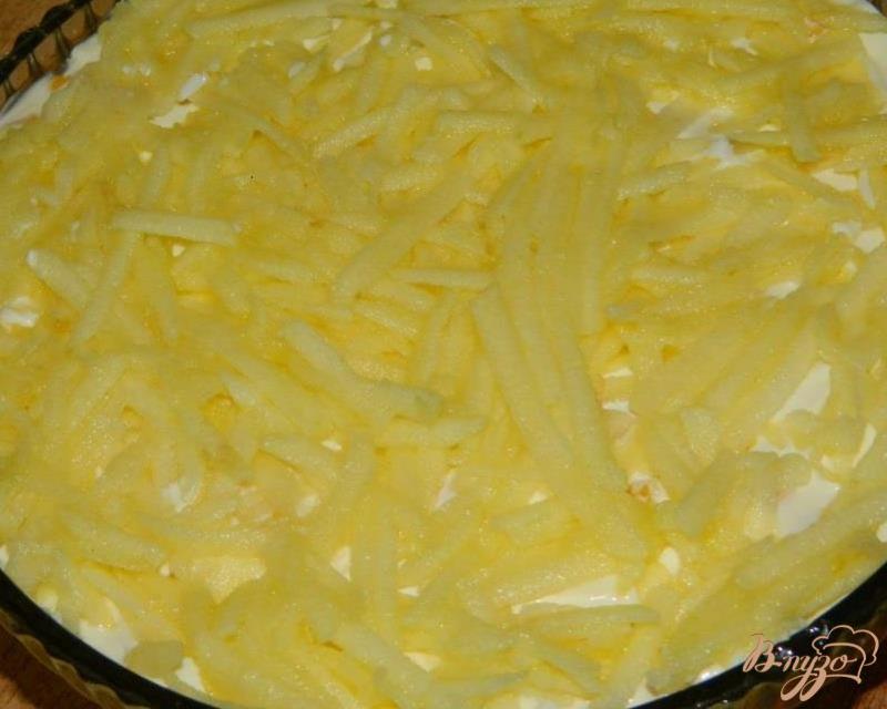 Фото приготовление рецепта: Салат с курицей апельсинами и крабовыми палочками шаг №5