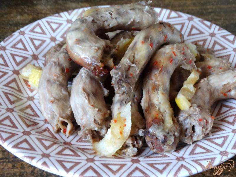 Фото приготовление рецепта: Куриные шейки со вкусом Чили-лимон шаг №5