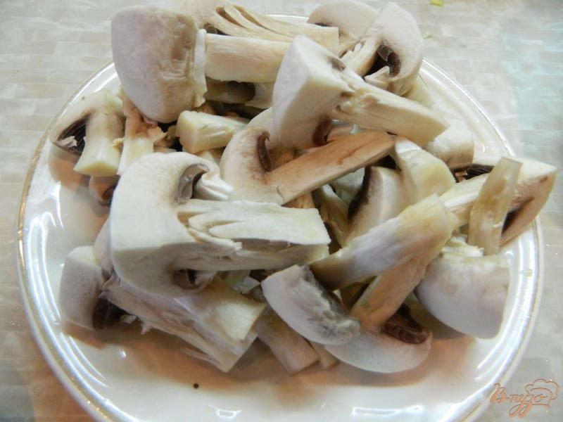 Фото приготовление рецепта: Фасоль с грибами и болгарским перцем шаг №3