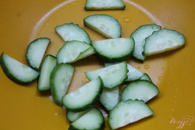 Фото приготовление рецепта: Салат с яблоком, молодой капустой и рукколой шаг №1