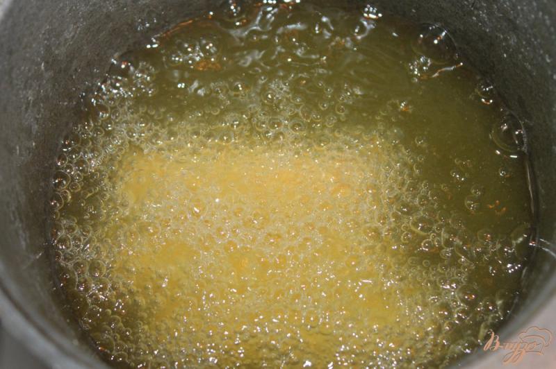 Фото приготовление рецепта: Закуска из сырных палочек к пиву шаг №6