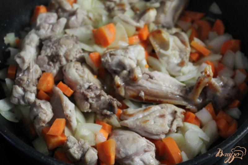 Фото приготовление рецепта: Кролик с рисом и овощами шаг №2