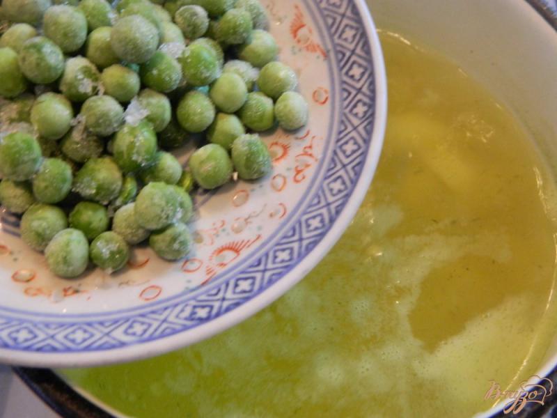 Фото приготовление рецепта: Постный суп с зеленым горошком шаг №4