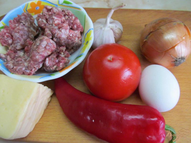 Фото приготовление рецепта: Котлеты с помидором и перцем шаг №1