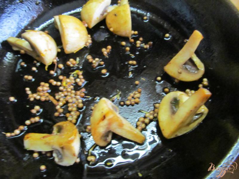 Фото приготовление рецепта: Салат из редиса с тыквой шаг №4