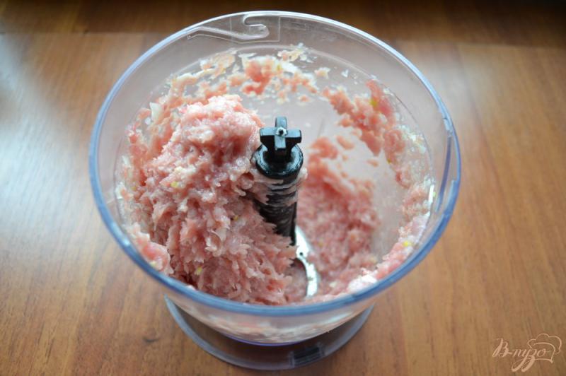 Фото приготовление рецепта: Котлеты из капусты и свинины в сметанно-томатном соусе в мультиварке шаг №3