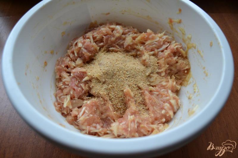 Фото приготовление рецепта: Котлеты из капусты и свинины в сметанно-томатном соусе в мультиварке шаг №5