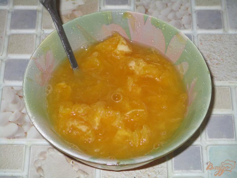 Фото приготовление рецепта: Утка запеченная в рукаве с яблоками и апельсинами шаг №5