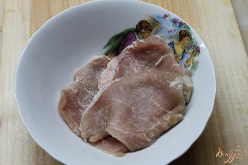 Фото приготовление рецепта: Свиная вырезка с жаренными кабачками шаг №1