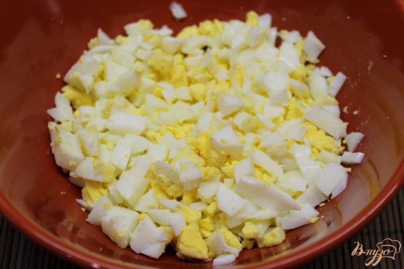 Фото приготовление рецепта: Лаваш с курицей, яйцом и черемшой шаг №1
