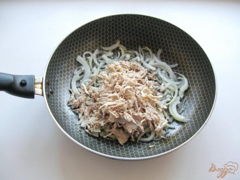 Фото приготовление рецепта: Перловая каша с мясом и грибами шаг №4