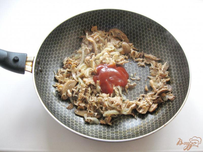Фото приготовление рецепта: Перловая каша с мясом и грибами шаг №6