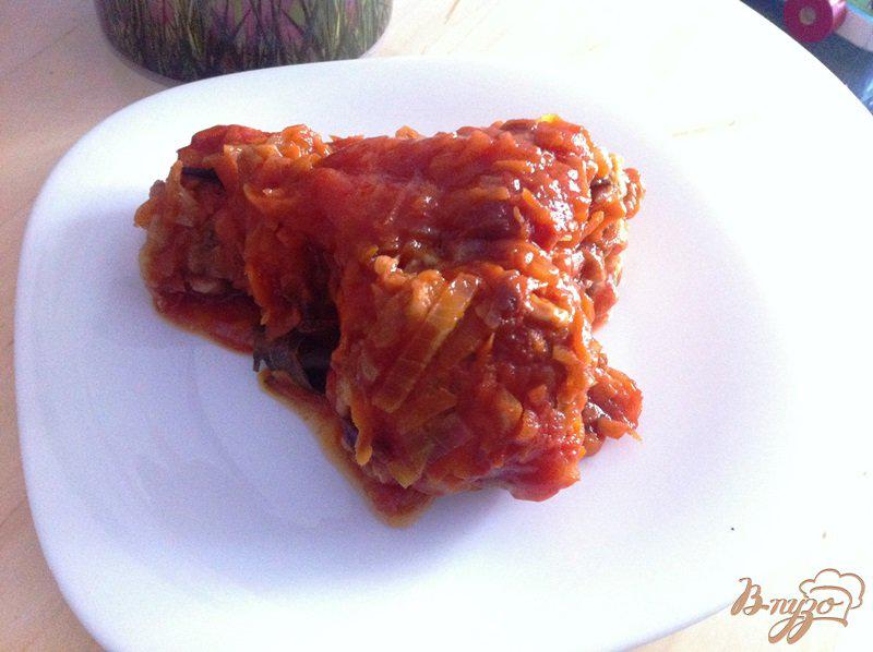 Фото приготовление рецепта: Хек с овощами в томатном соке шаг №12