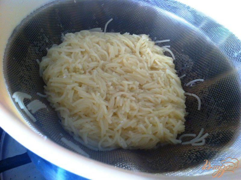 Фото приготовление рецепта: Запеканка из вермишели с сыром для деток шаг №2