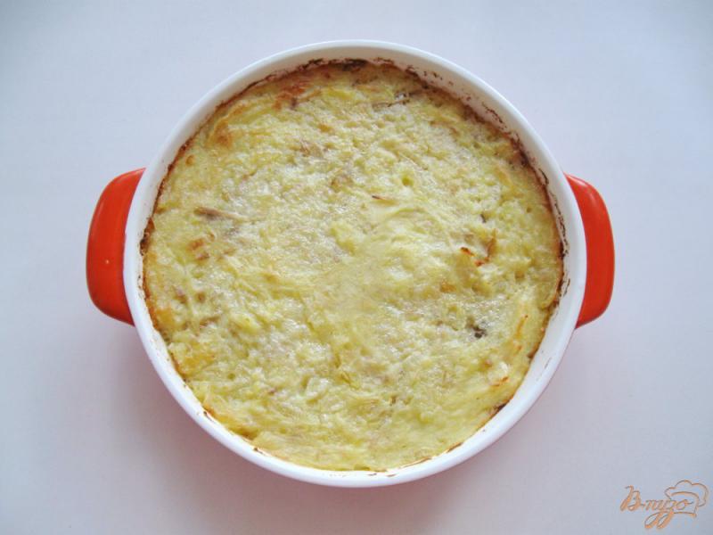 Фото приготовление рецепта: Картофельная запеканка с курицей и  и сыром шаг №7