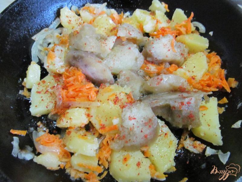 Фото приготовление рецепта: Картофельная тортилья с баклажаном шаг №3