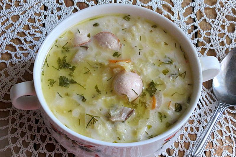 Фото приготовление рецепта: Суп с вешенками, сырками и савойской капустой шаг №9