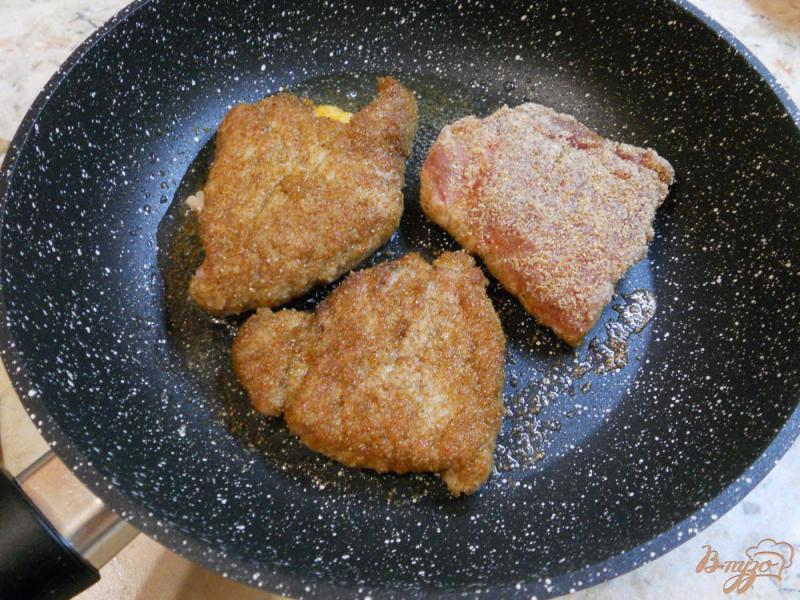 Фото приготовление рецепта: «Кармашки» из свинины с яблоками и сыром шаг №5