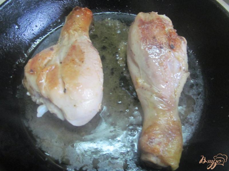 Фото приготовление рецепта: Куриные голени в тесте шаг №2