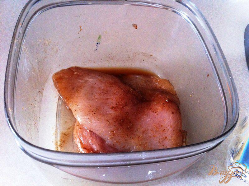 Фото приготовление рецепта: Отбивные из куриного филе в сыре шаг №2