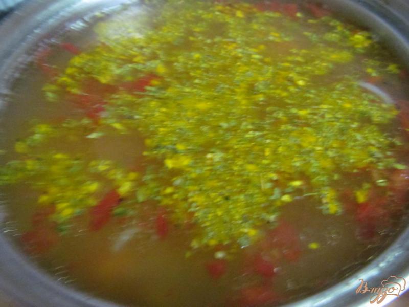 Фото приготовление рецепта: Щавелевый суп с булгуром и редисом шаг №4