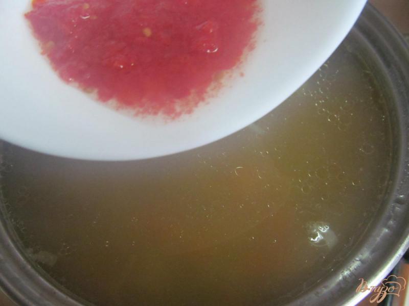 Фото приготовление рецепта: Щавелевый суп с булгуром и редисом шаг №3