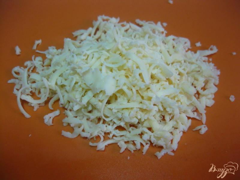Фото приготовление рецепта: Омлет с сыром в мультиварке шаг №3