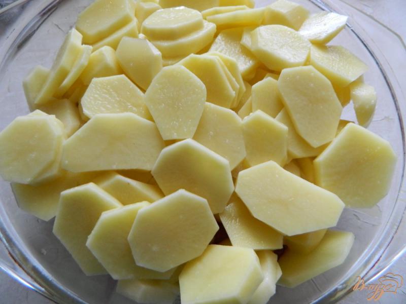 Фото приготовление рецепта: Картофель с мясом и сыром в духовке шаг №5