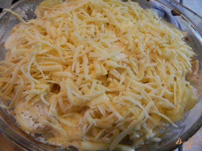 Фото приготовление рецепта: Картофель с мясом и сыром в духовке шаг №8