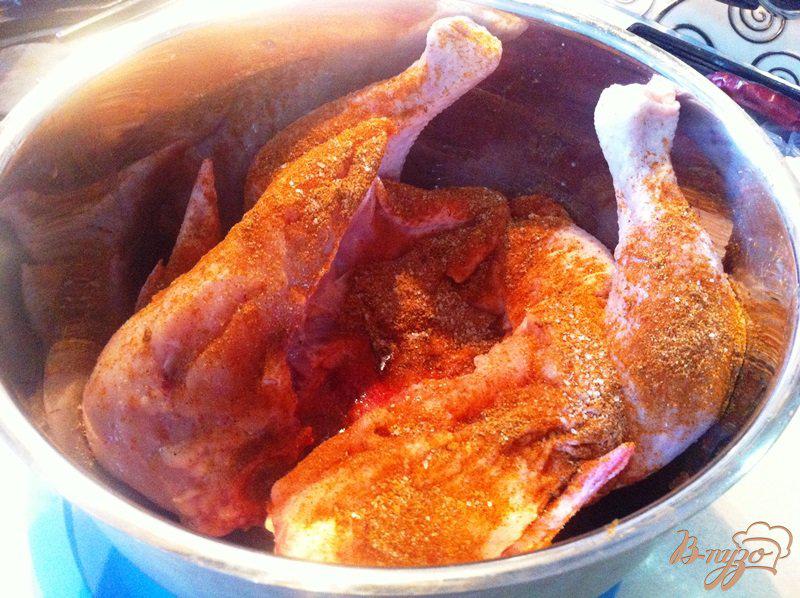 Фото приготовление рецепта: Запеченная ароматная курица шаг №3
