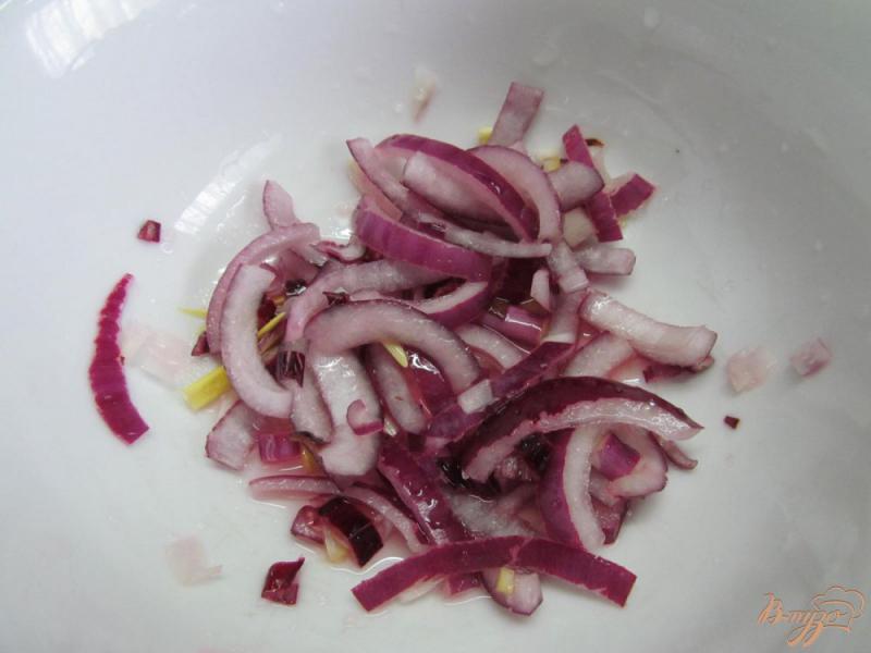 Фото приготовление рецепта: Капустный салат с бужениной и сухариками шаг №1