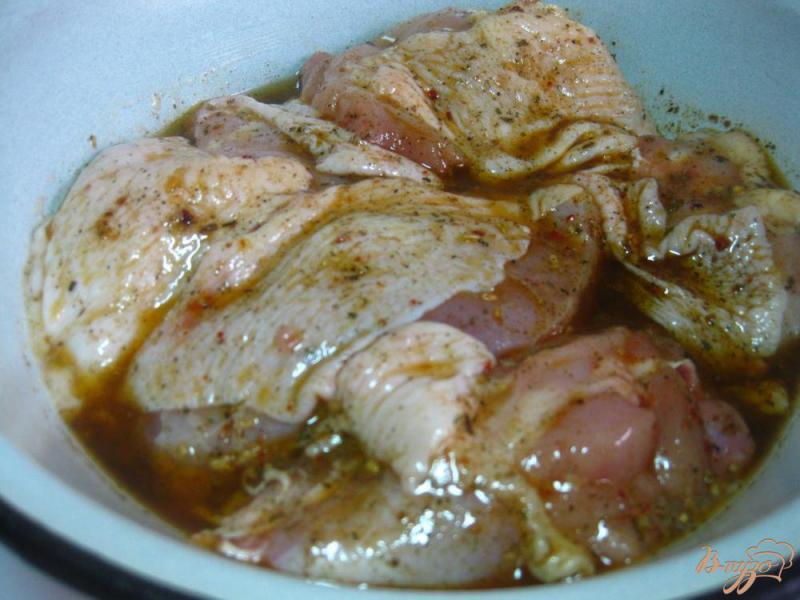 Фото приготовление рецепта: Пряная курица шаг №3