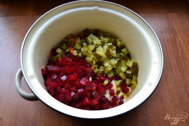 Фото приготовление рецепта: Винегрет со свежей капустой и консервированным горошком шаг №2