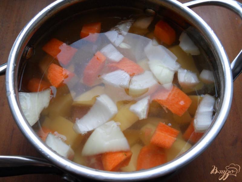 Фото приготовление рецепта: Овощной суп с курицей шаг №2