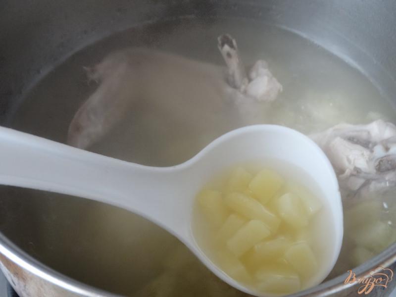 Фото приготовление рецепта: Суп со щавелем и гречкой шаг №2