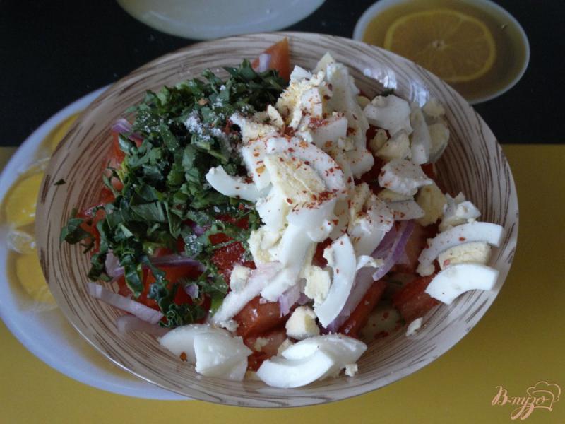 Фото приготовление рецепта: Салат с овощами и икрой шаг №5
