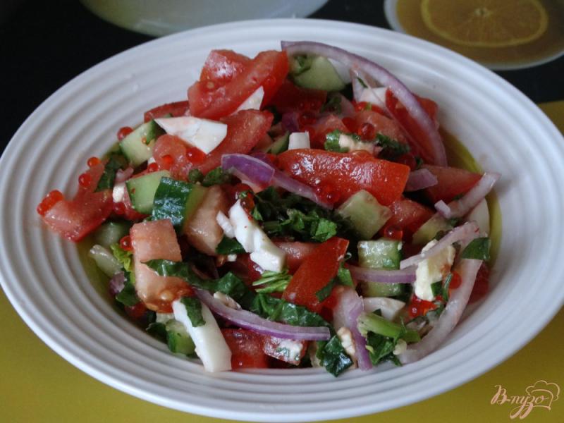 Фото приготовление рецепта: Салат с овощами и икрой шаг №6