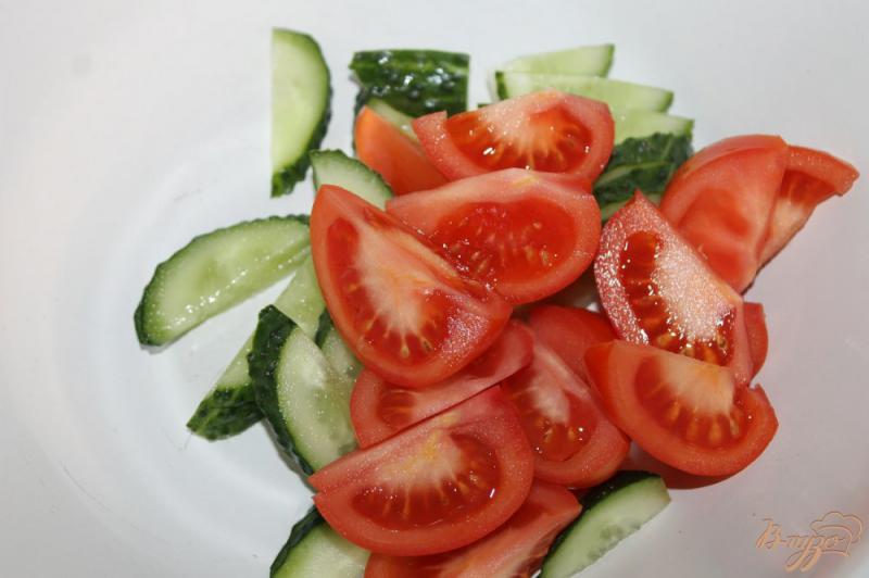 Фото приготовление рецепта: Домашний салат из овощей и сыра чеддер шаг №1