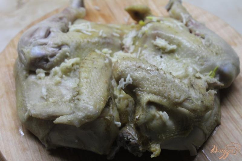 Фото приготовление рецепта: Румяный цыпленок в чесночном соусе шаг №2