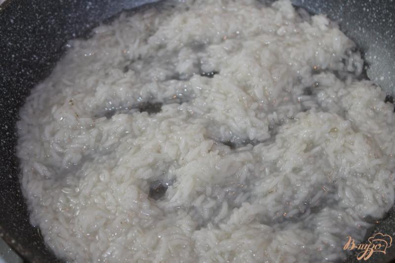 Фото приготовление рецепта: Отварной рис со спаржевой фасолью в соевом соусе шаг №1