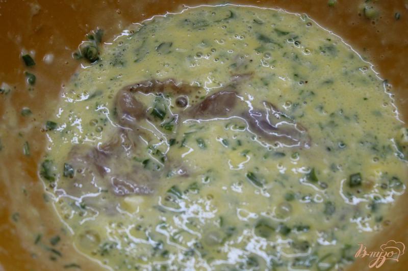 Фото приготовление рецепта: Индюшиные отбивные с зеленью шаг №5