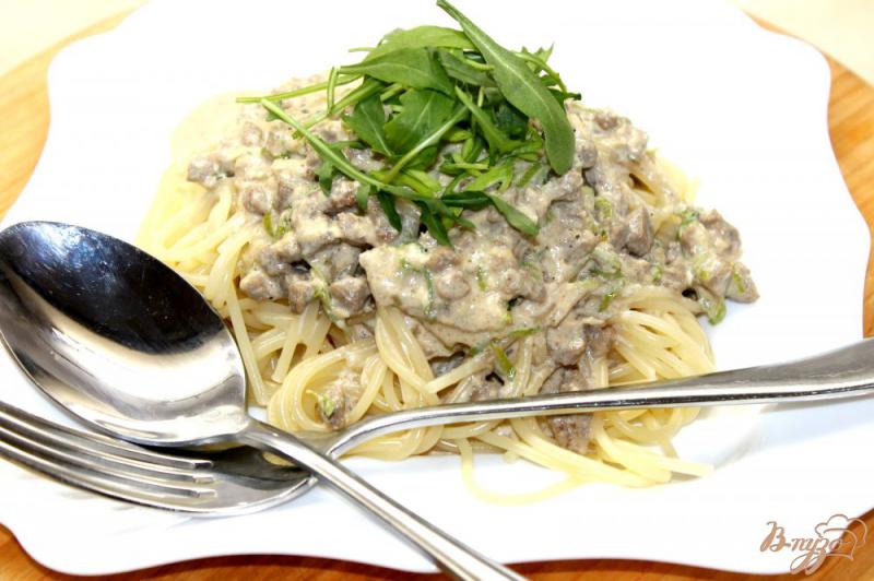 Фото приготовление рецепта: Спагетти с телятиной в сливках шаг №6