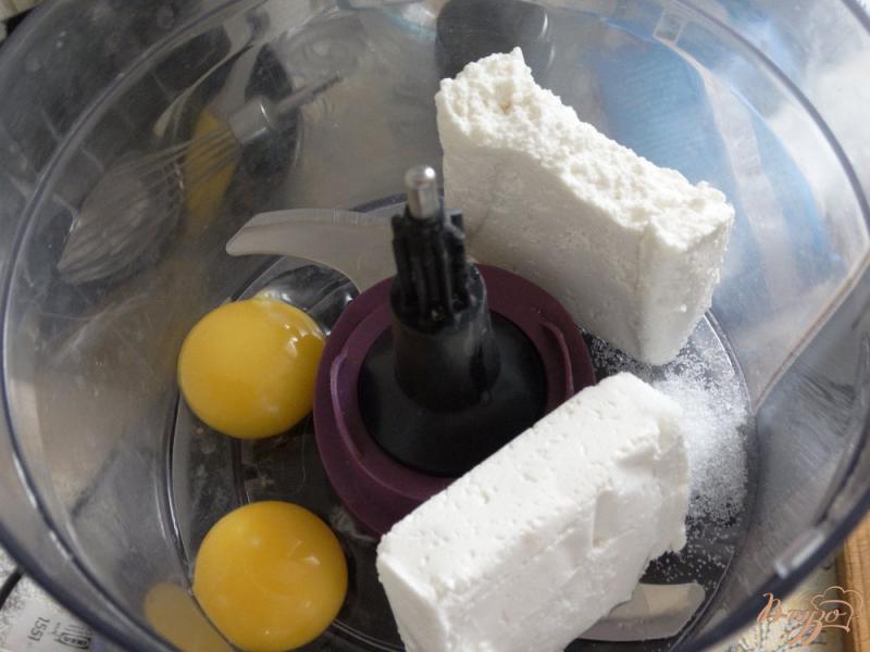 Фото приготовление рецепта: Творожно-черничные кексы без муки шаг №1