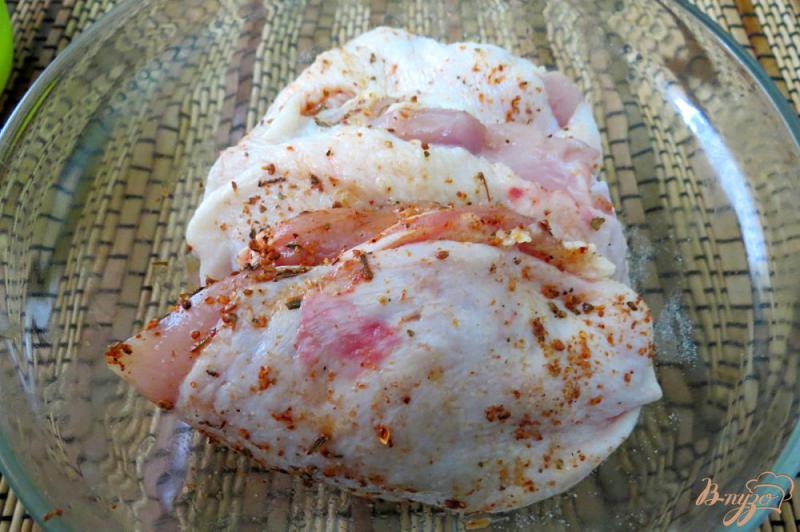 Фото приготовление рецепта: Куриные бёдрышки в апельсиновом маринаде шаг №4