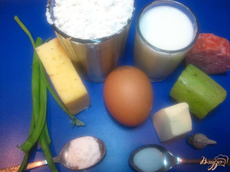 Фото приготовление рецепта: Маффины с кабачком и  сыром шаг №1