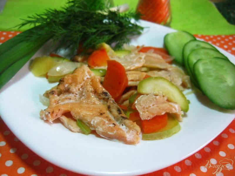 Фото приготовление рецепта: Рыба с овощами на пару в мультиварке шаг №8
