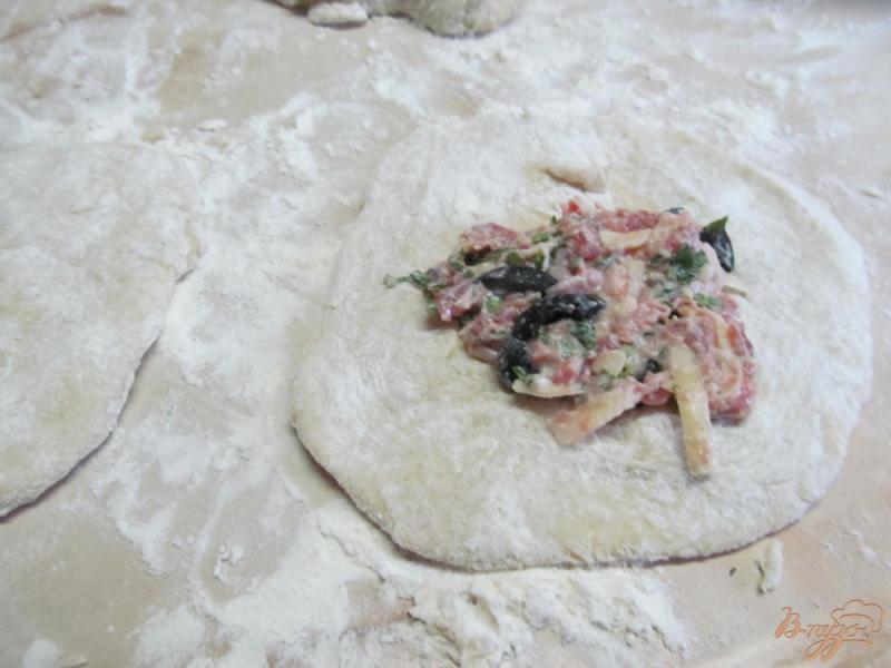 Фото приготовление рецепта: Пирожки из картофельного теста с начинкой из мяса шаг №5